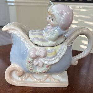 1994 Precious Moments SUGAR TOWN SLEIGH Blue Christmas Teapot Vintage